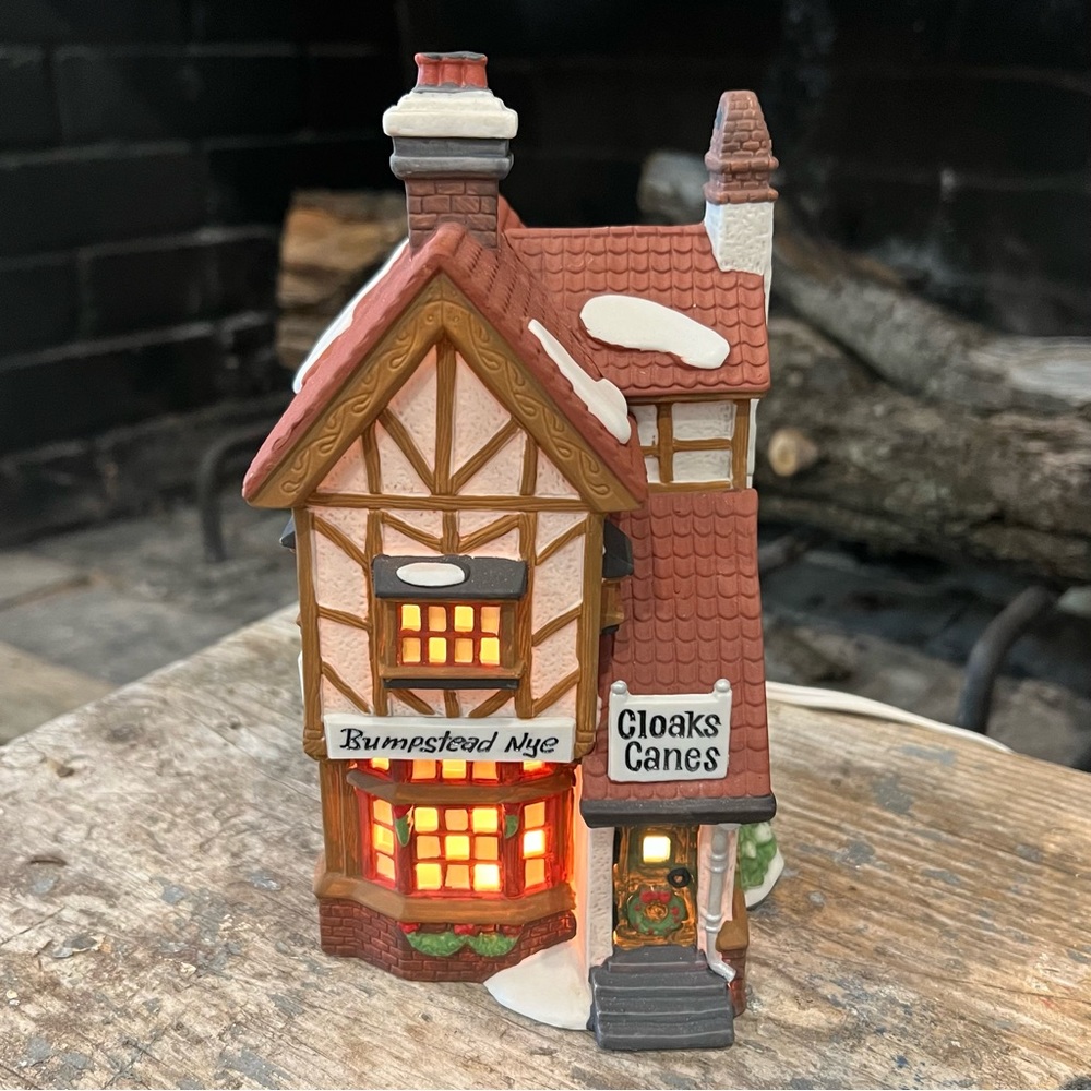Dept 56 Bumpstead Nye Cloaks & Canes Heritage Village Collection 5808-4 Retired